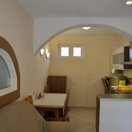 Gyoeroek Vendeghaz Guest house